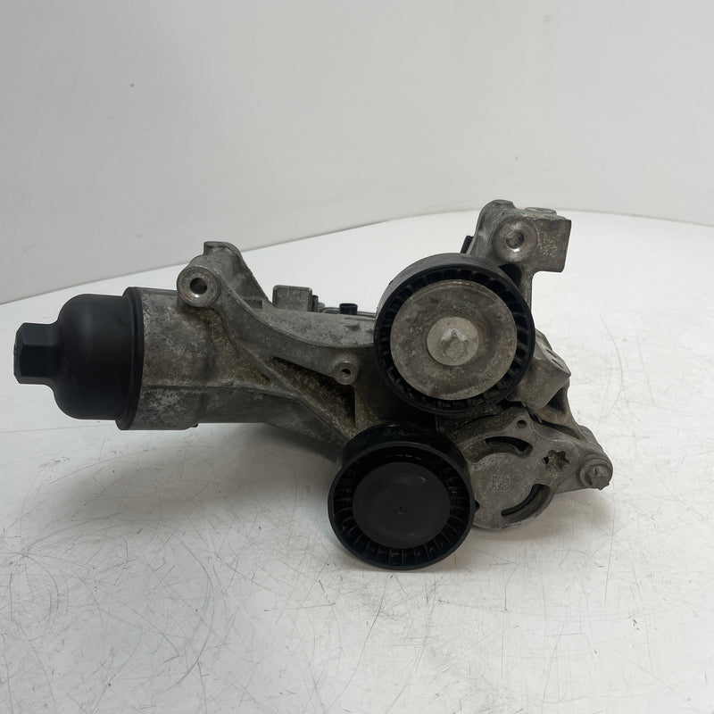 2020 / Mercedes E Class / Oil Filter Housing / 72438731