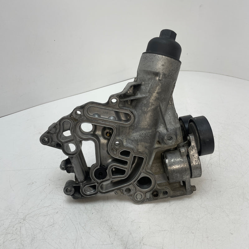 2020 / Mercedes E Class / Oil Filter Housing / 72438731