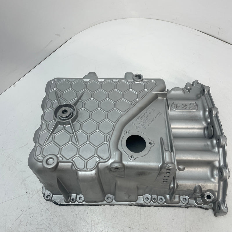 Mercedes / Oil Sump pan / A6510143700