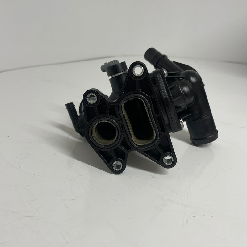 2021 / Land Rover Discovery / Sport / Thermostat Housing / M4D3-8575-AA
