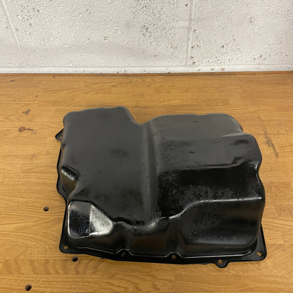 2013 Landrover / Oil Sump Pan / 2.4L Diesel / 7H1Q-6675-AA