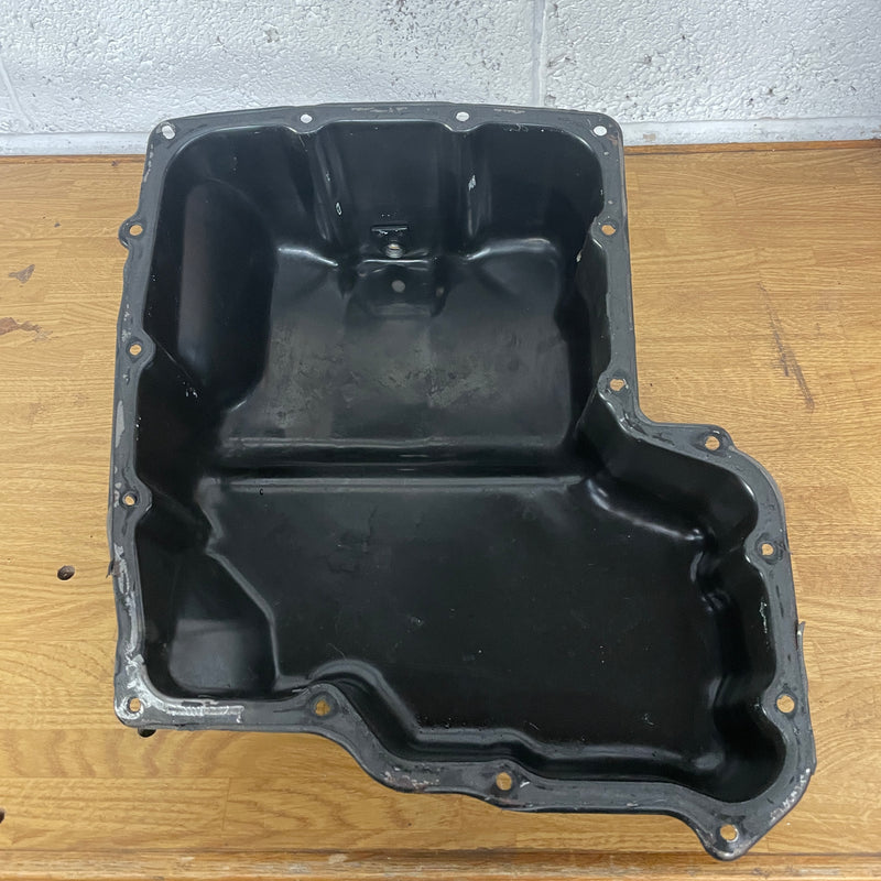 2013 Landrover / Oil Sump Pan / 2.4L Diesel / 7H1Q-6675-AA