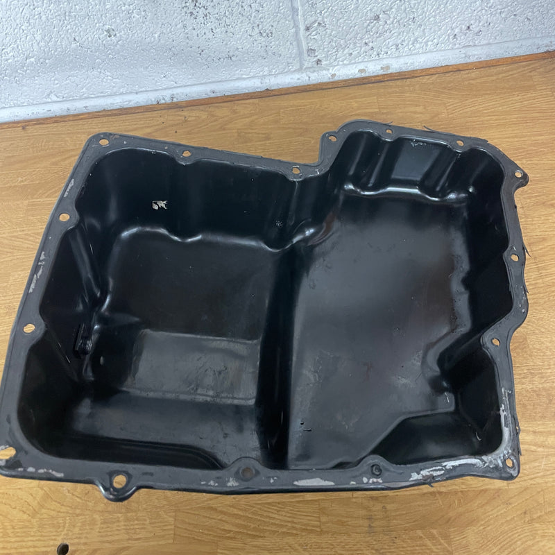 2013 Landrover / Oil Sump Pan / 2.4L Diesel / 7H1Q-6675-AA