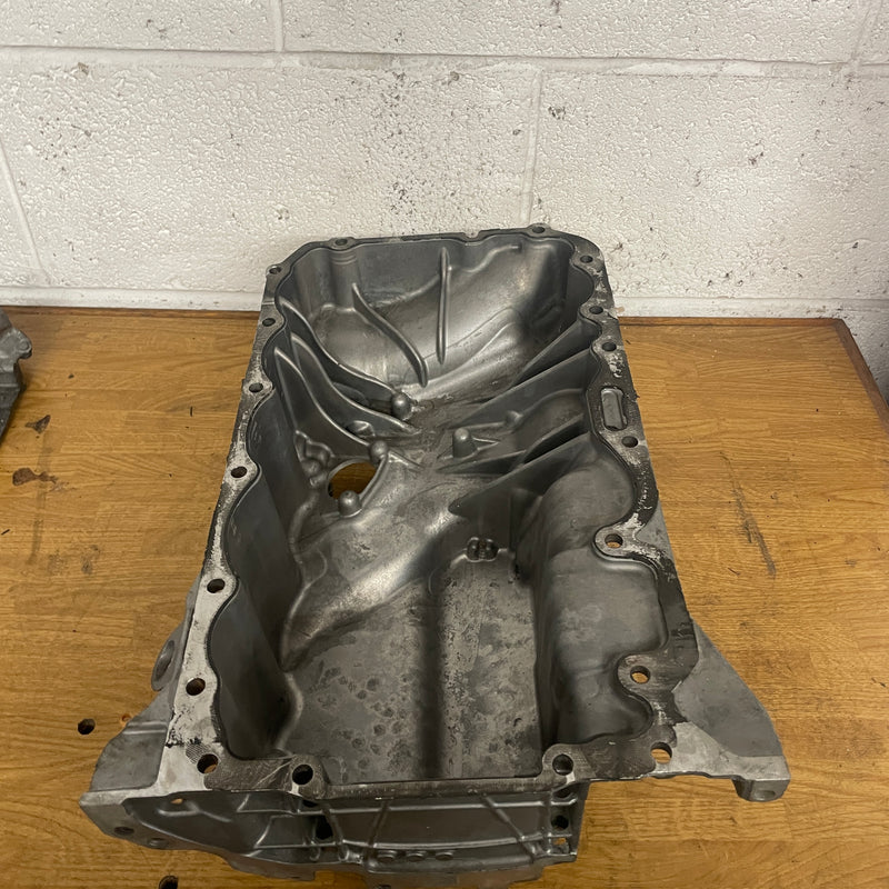 2019-2024 / BMW / 3 Series / Engine Oil Pan / 8580120-03