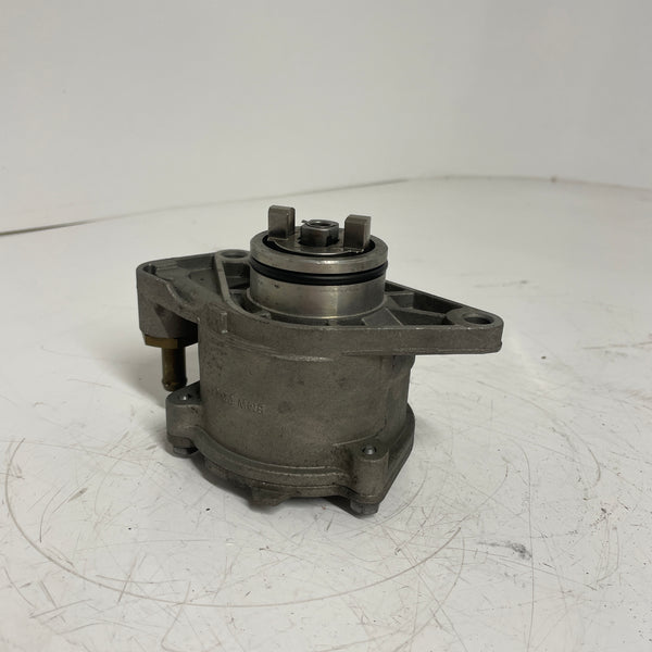 BMW 3 Series / Vacuum Pump / 2.0L Diesel / 96110885