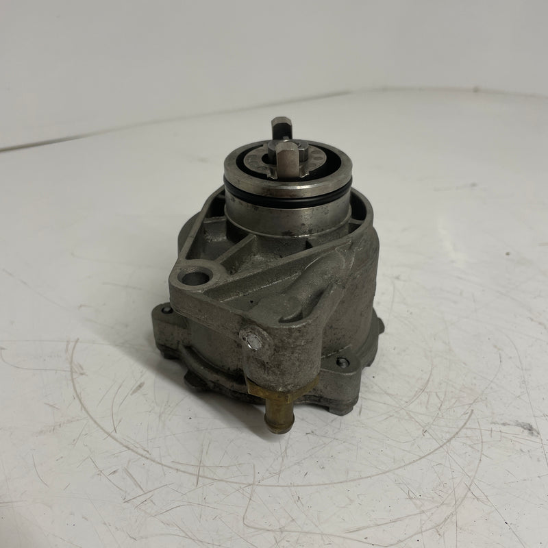 BMW 3 Series / Vacuum Pump / 2.0L Diesel / 96110885