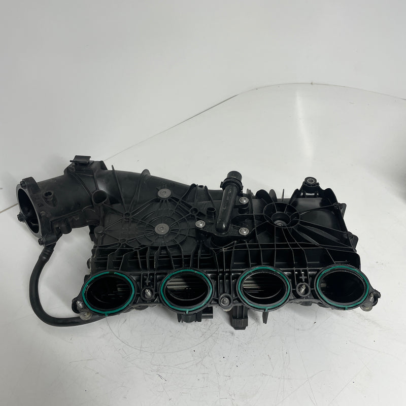 BMW / 2.0 Petrol / Intake Manifold / 8647975