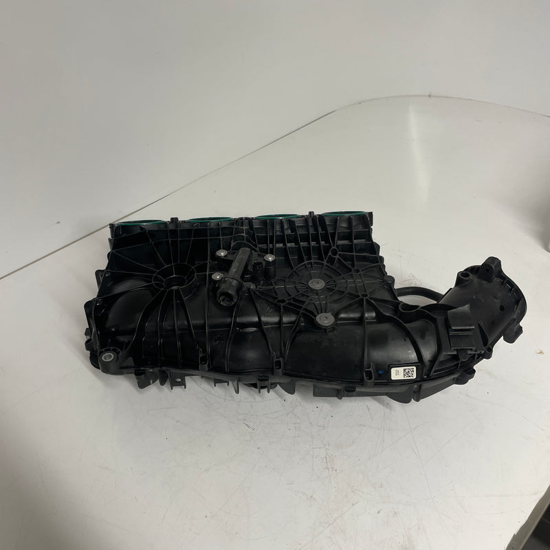 BMW / 2.0 Petrol / Intake Manifold / 8647975