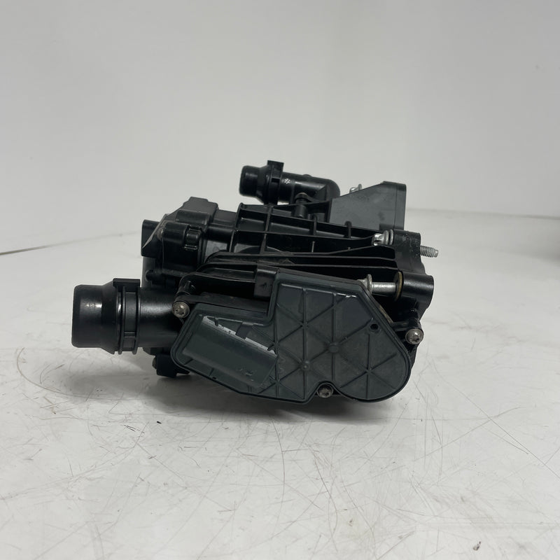 BMW / 2.0L Petrol / Thermostat Housing / 8642560