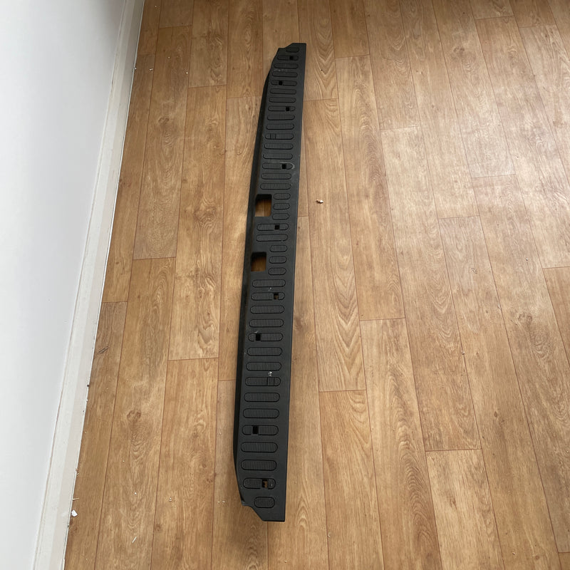 2010-2022 / Renault / Master MK3 / Movano B / Rear Door Inner Step Trim Cover / 849932462R