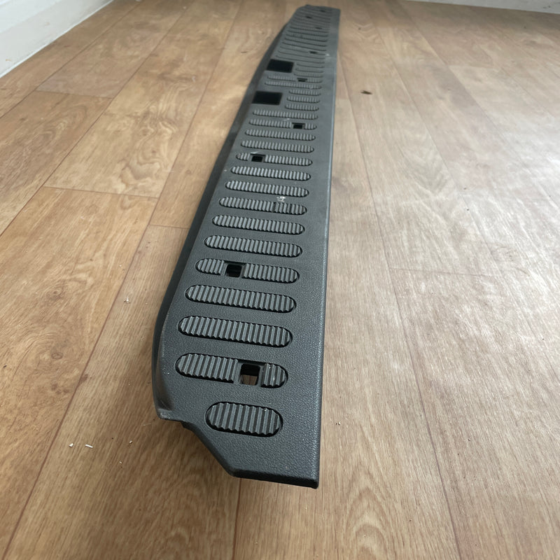 2010-2022 / Renault / Master MK3 / Movano B / Rear Door Inner Step Trim Cover / 849932462R
