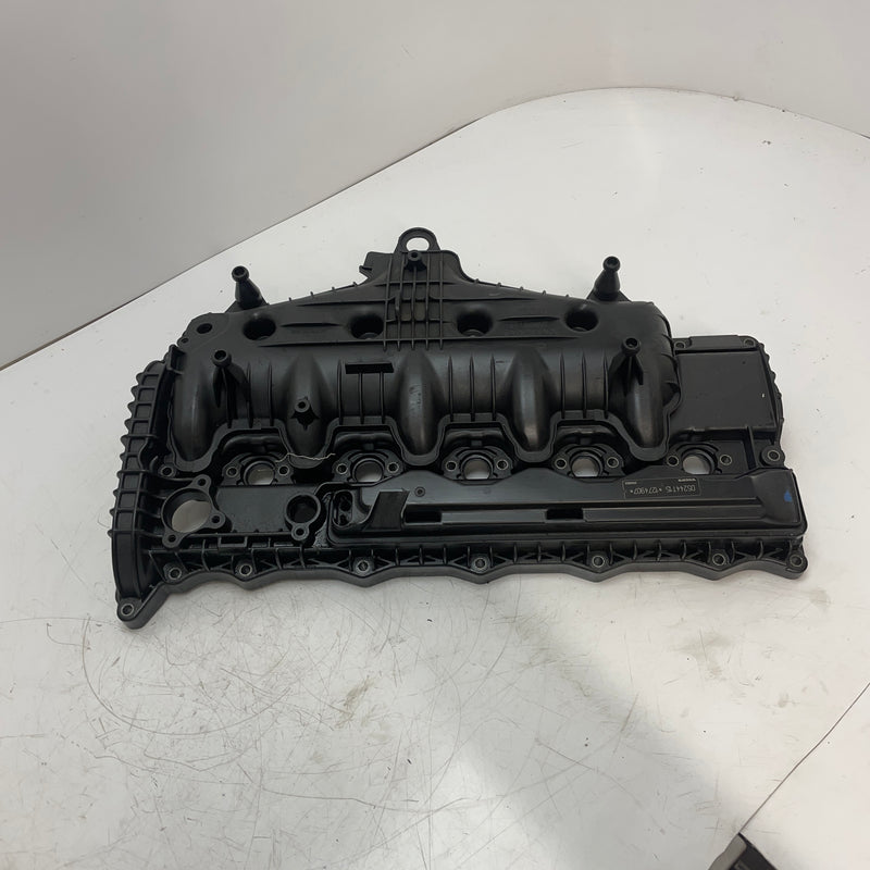 2013 / Volvo / Rocker Cover / 2.0 Diesel / 31338169