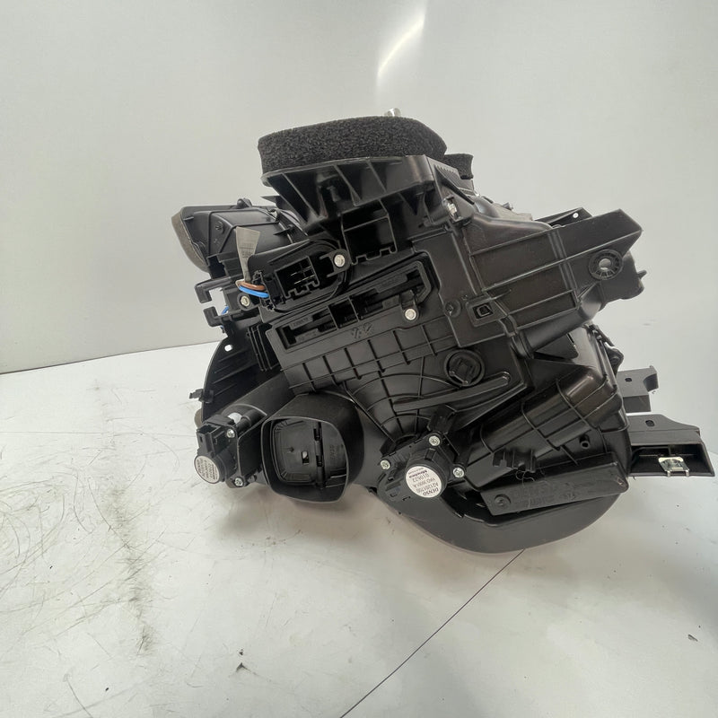 Renault / Master IV / Heater Module / 2.3L Diesel / 272702687R