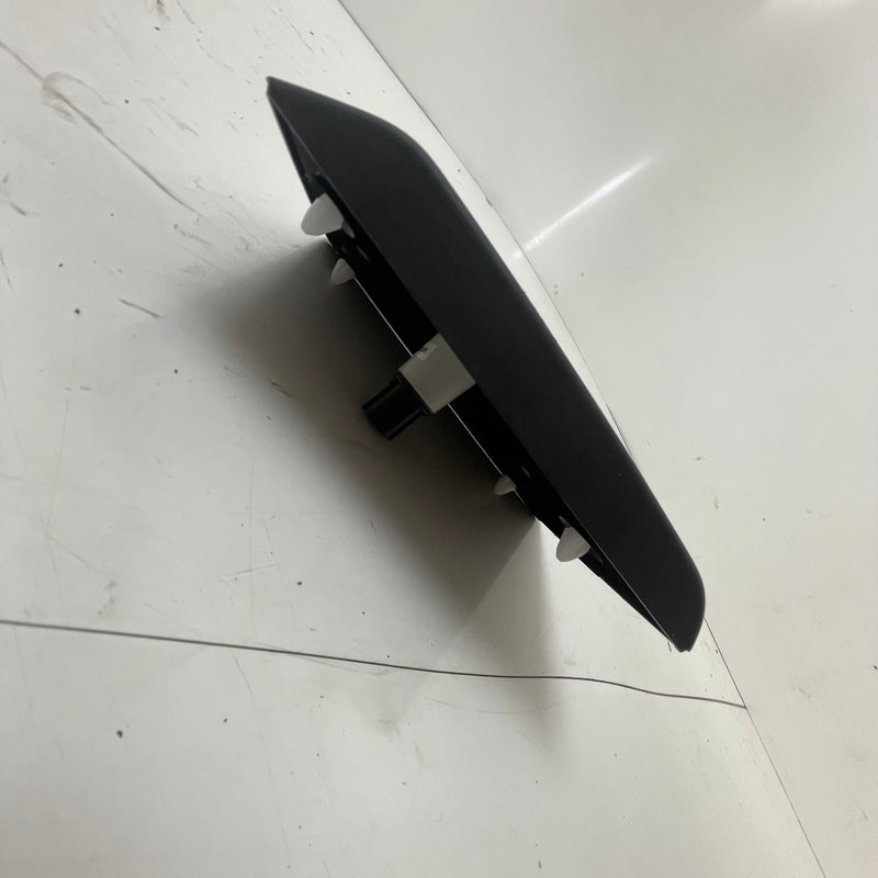 2010-2016 / Renault / Master III / Front Right Bumper Moulding Trim / 768560130R