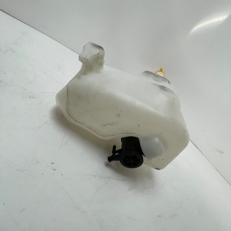 2023 / Renault / Master III / Windscreen Washer Fluid Reservoir Bottle / 289101394R