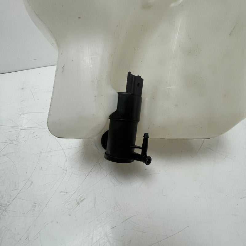 2023 / Renault / Master III / Windscreen Washer Fluid Reservoir Bottle / 289101394R