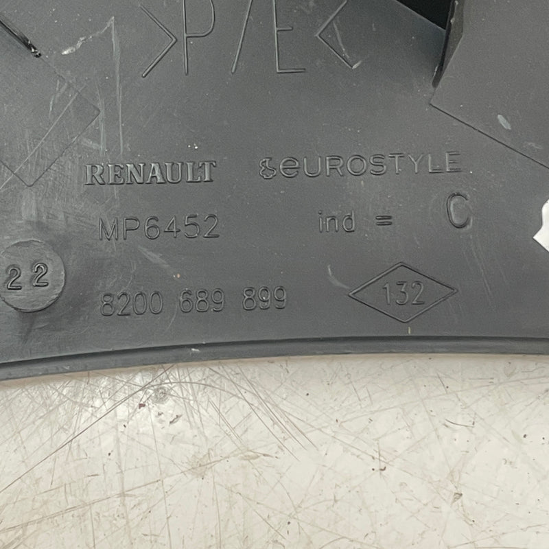 Renault /  Front Right Inner Entry Strip Molding / 8200689899