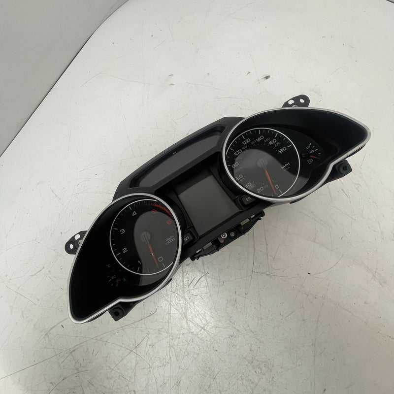 2007-2012 / Audi A5 8T / 3.0L Diesel / Speedometer Instrument Cluster / 8T0920981B