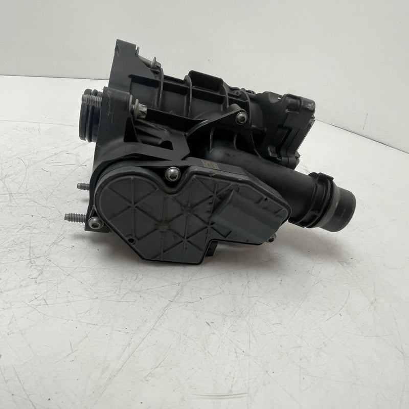 BMW / 2.0L Petrol / Thermostat Housing / 8642560-04 / 2012 - 2017