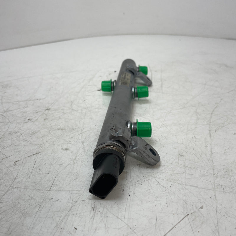 Mercedes-Benz / Fuel Rail / 3.0L Diesel / A6420703095 / 2005-2018