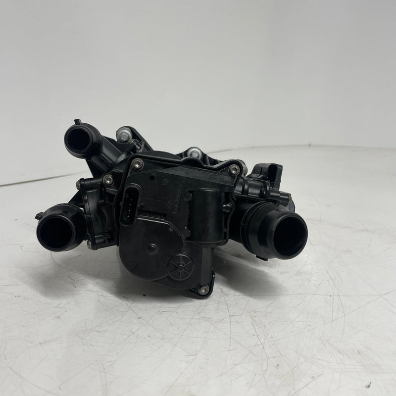 BMW / 2.0L Petrol / Thermostat Housing / 8642560 - Dragon Engines LTD