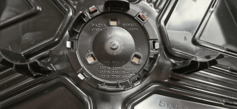 DACIA JOGGER WHEEL TRIM - PA66 - MD15 - 403152290R - Dragon Engines LTD