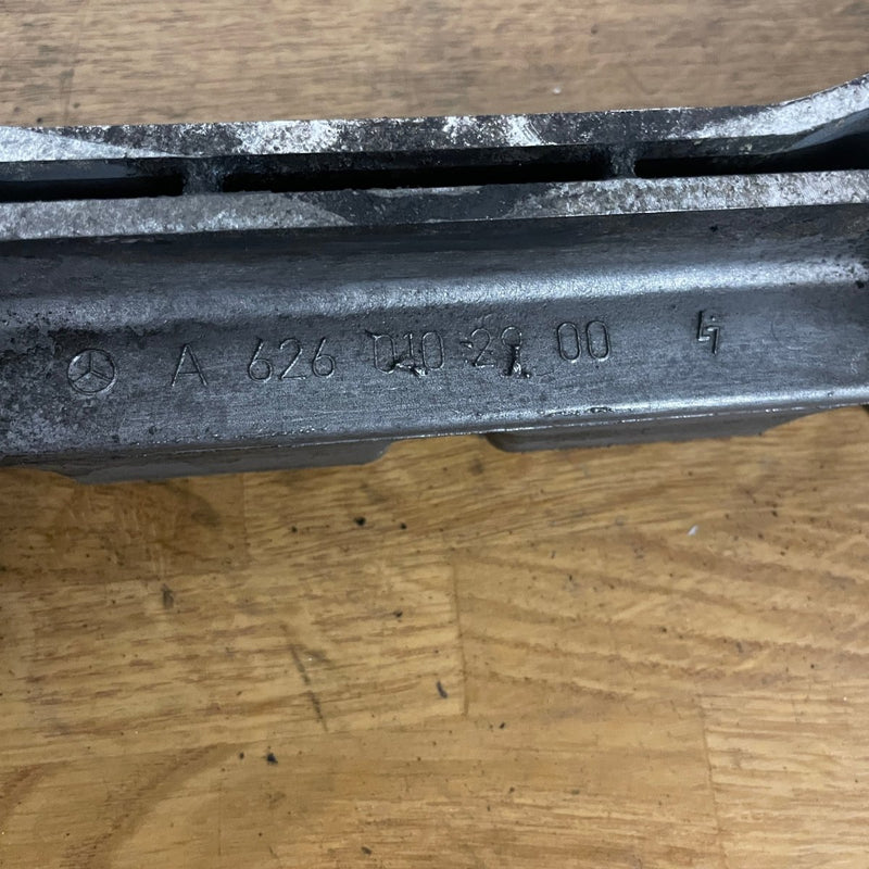 Mercedes - Benz / C - Class / Crankshaft Cover / A6260102900 - Dragon Engines LTD