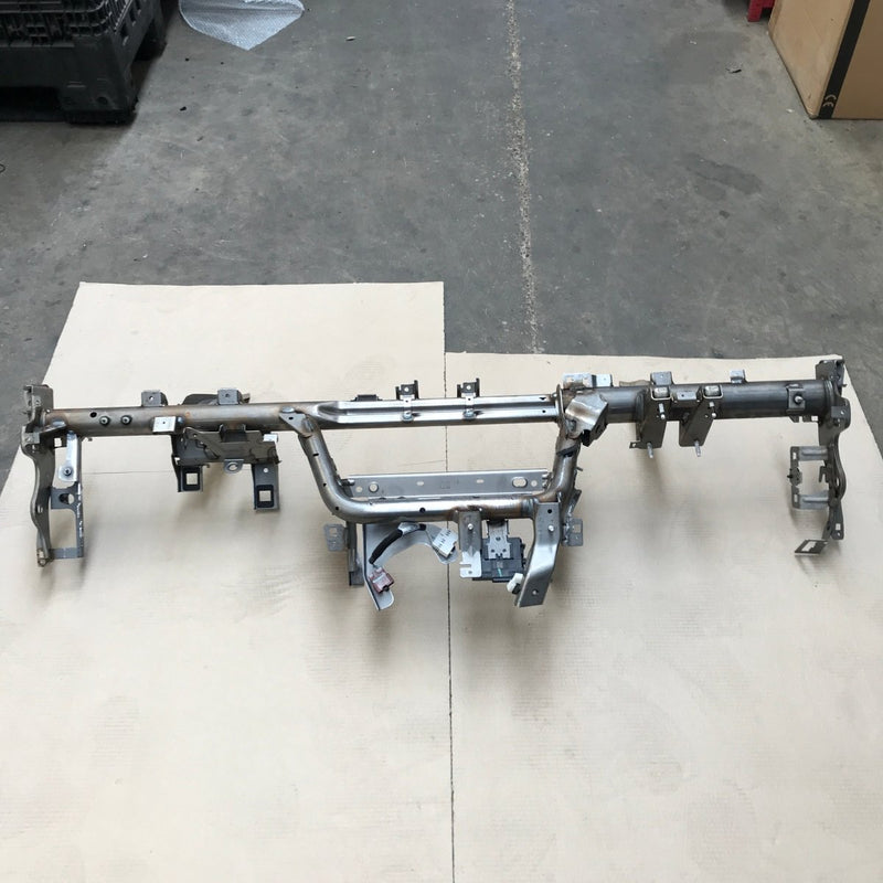 (Mint Condition)RENAULT TRAFIC / Bulkhead Frame / 1.6L Diesel - 678700799R - Dragon Engines LTD