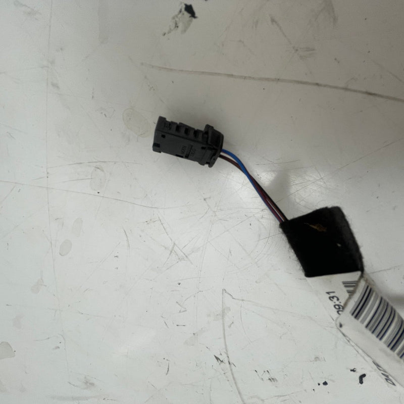 Renault / Master III / Rear Tail Light Connecter / 241442470R - Dragon Engines LTD