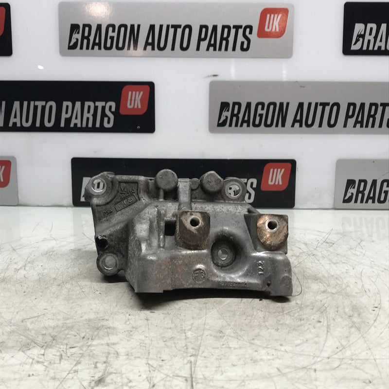 2011 Land Rover/Range Rover / Engine Bracket (Left) / 2.2L Diesel / 9656597780 - Dragon Engines LTD