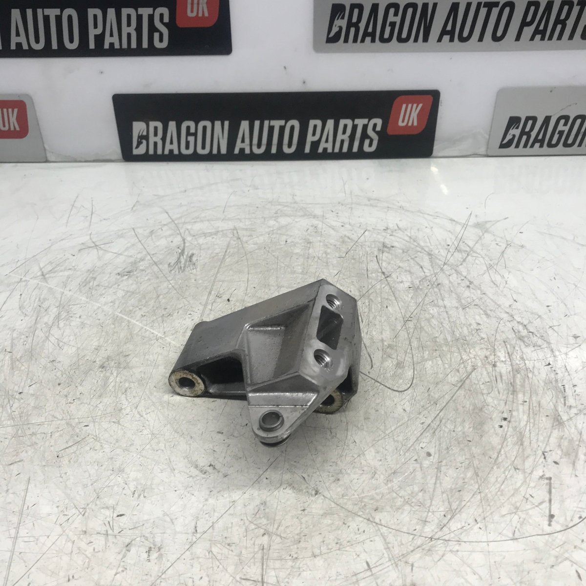 2014 Range/Land Rover / Alternator Bracket Support / 4.4L Diesel / BH4