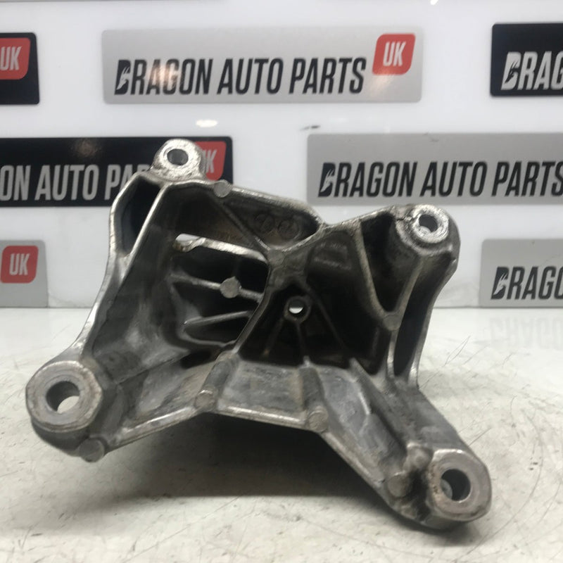 2017-2022 Audi / Left side Engine Bracket / 2.0 Petrol / 4M0199307CB - Dragon Engines LTD