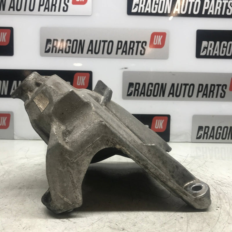 2017-2022 Audi / Left side Engine Bracket / 2.0 Petrol / 4M0199307CB - Dragon Engines LTD