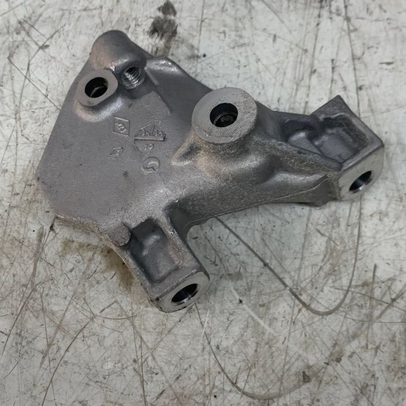 2018 Mercedes-Benz / Engine Mount Bracket / 1.5L Diesel / 168130812R - Dragon Engines LTD