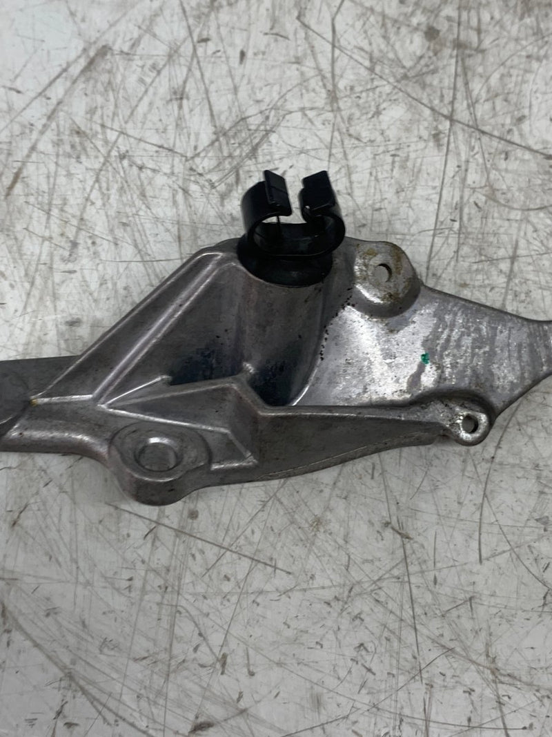 2020 / Peugeot / 1.2L Petrol/ Engine Mount Bracket / 334413060 - Dragon Engines LTD