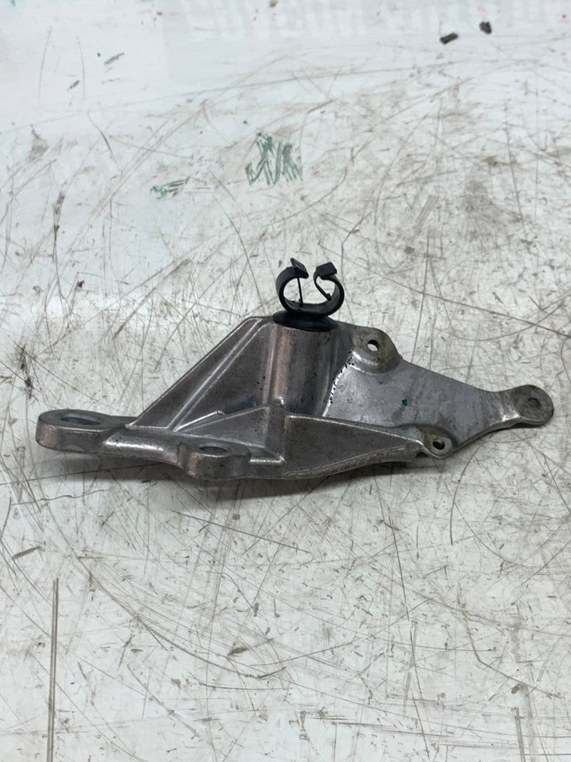 2020 / Peugeot / 1.2L Petrol/ Engine Mount Bracket / 334413060 - Dragon Engines LTD