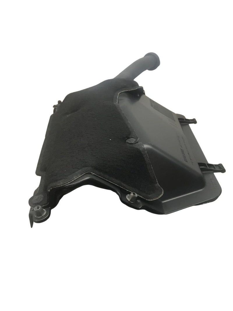 2022 Renault Trafic / Front Wiper Mechanism Cover / Mint Condition / 668416578R - Dragon Engines LTD