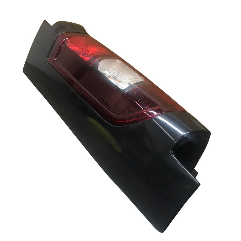 2022 Renault Trafic / Rear Tailgate light (R/S) / Mint Condition / 265A13708R - Dragon Engines LTD