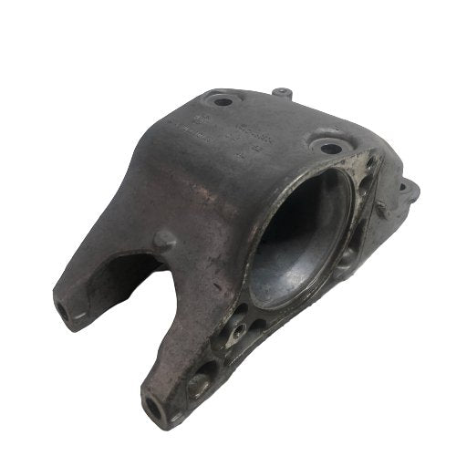 Mercedes / 2.0L/1.6L / E220/ Engine Mount/Driveshaft Bracket / A2702230138 - Dragon Engines LTD