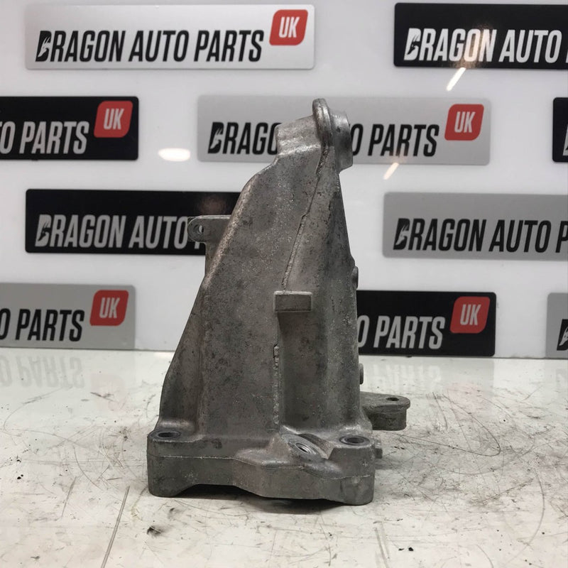 Mercedes-Benz C-Class / 2.0L Petrol / Engine Bracket Left side / A2742234600 - Dragon Engines LTD