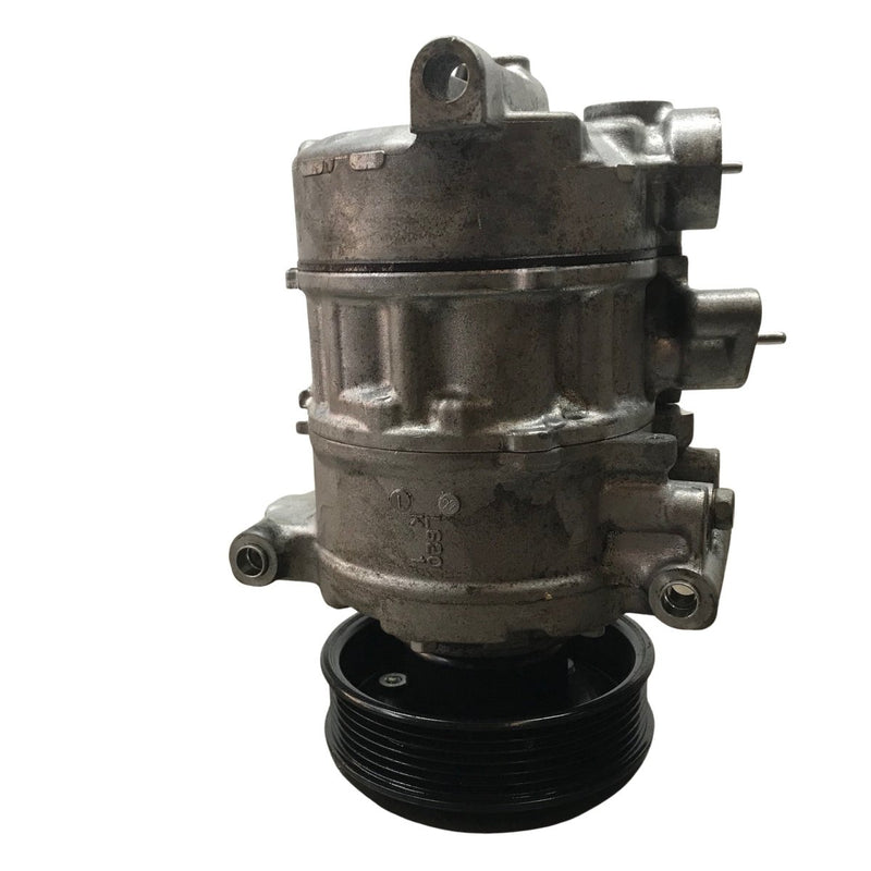 VW (Golf) / A/C Compressor / 2014 / 2.0L Diesel / 5Q0820803F - Dragon Engines LTD