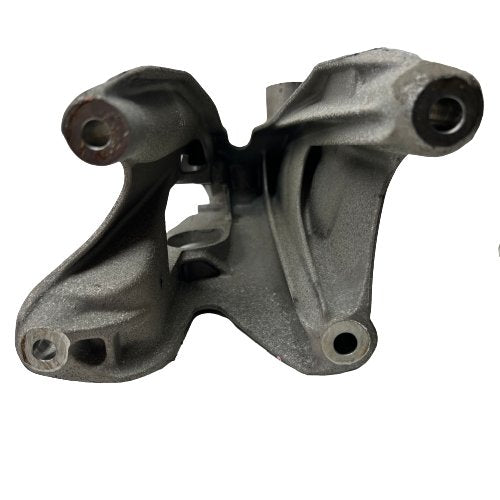 VW Transporter T6 16-19 2.0 TDI Rear Engine Mounting Bracket 7E0199370L - Dragon Engines LTD